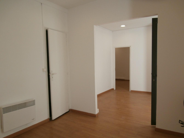 Location Immobilier Professionnel Local commercial Aubagne 13400